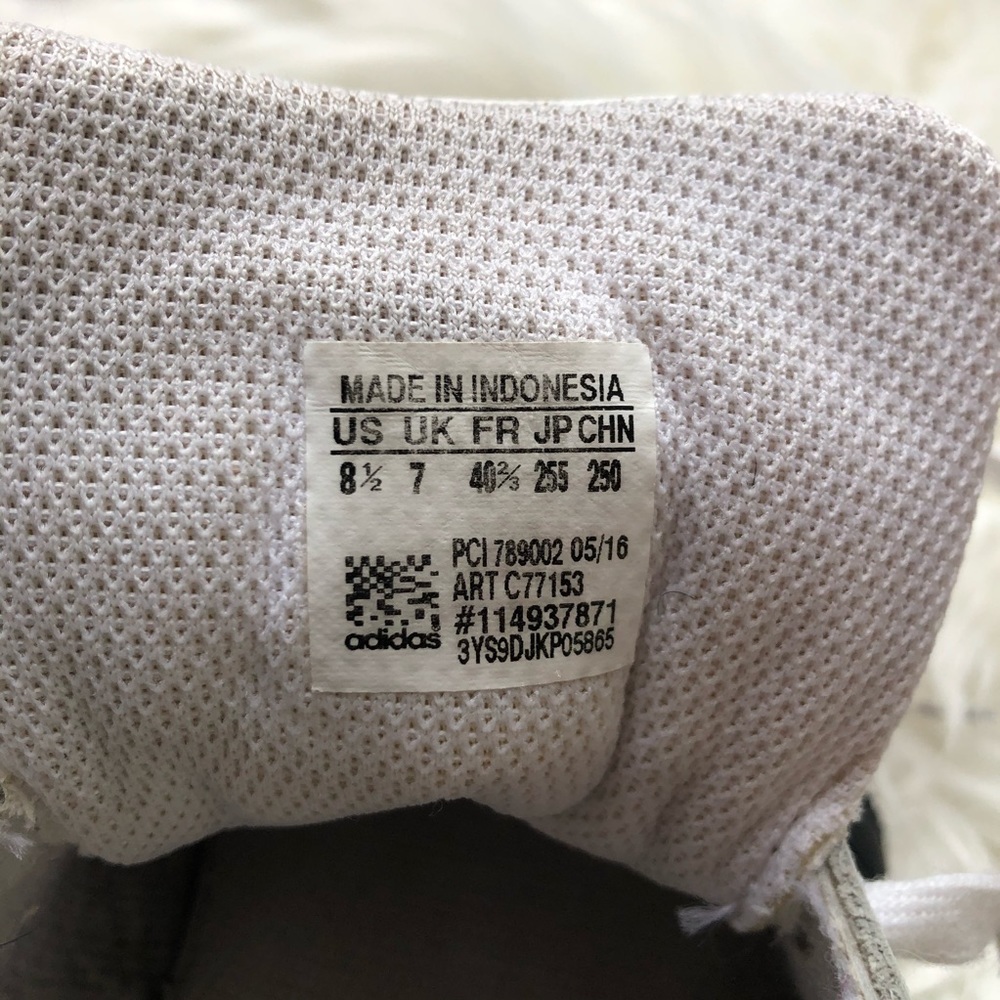 Aidas Sneakers - Picture 8 of 12